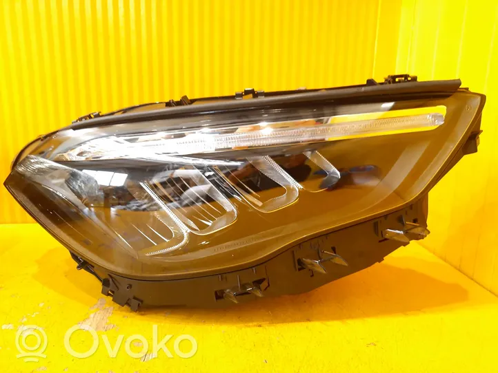 Mercedes-Benz GLA H247 Lampa przednia A2479063604