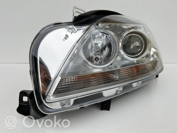 Mercedes-Benz ML W166 Lampa przednia A1668206659