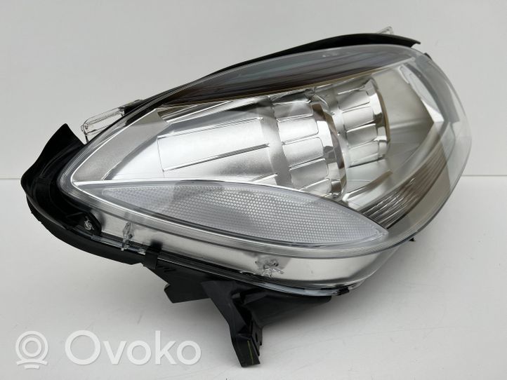 Mercedes-Benz ML W166 Lampa przednia A1668208461