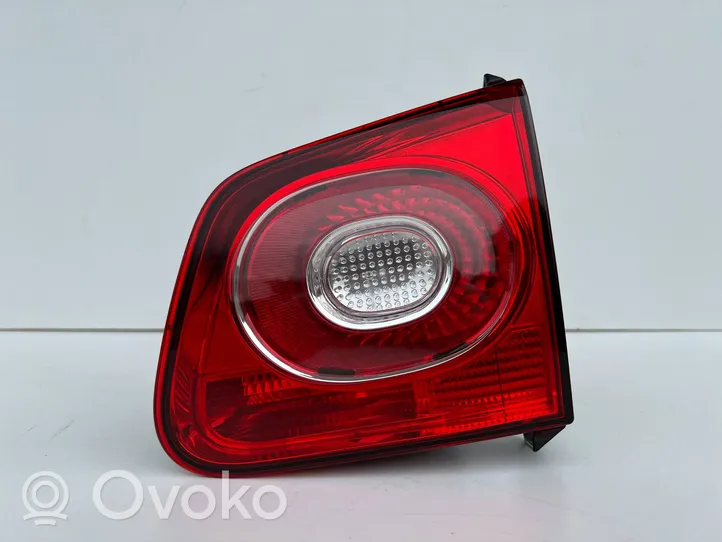 Volkswagen Tiguan Lampy tylnej klapy bagażnika 5N0945094B