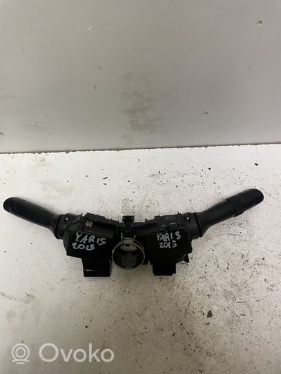 Toyota Yaris Leva/interruttore dell’indicatore di direzione e tergicristallo 892450D030