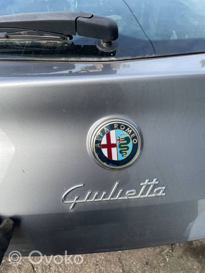 Alfa Romeo Giulietta Takaluukun/tavaratilan kansi 