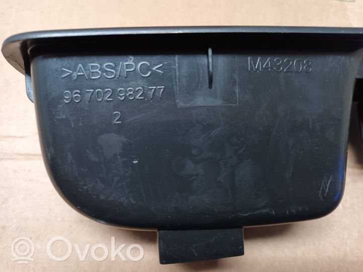 Citroen C4 II Elektrisko logu slēdzis 9670298277