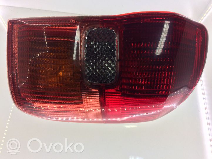 Toyota RAV 4 (XA20) Задний фонарь в кузове 