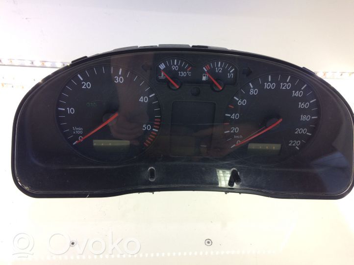 Volkswagen PASSAT B5 Speedometer (instrument cluster) 3B0919861K
