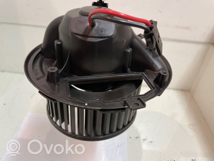 Volkswagen Touran II Heater fan/blower 1K1820015L