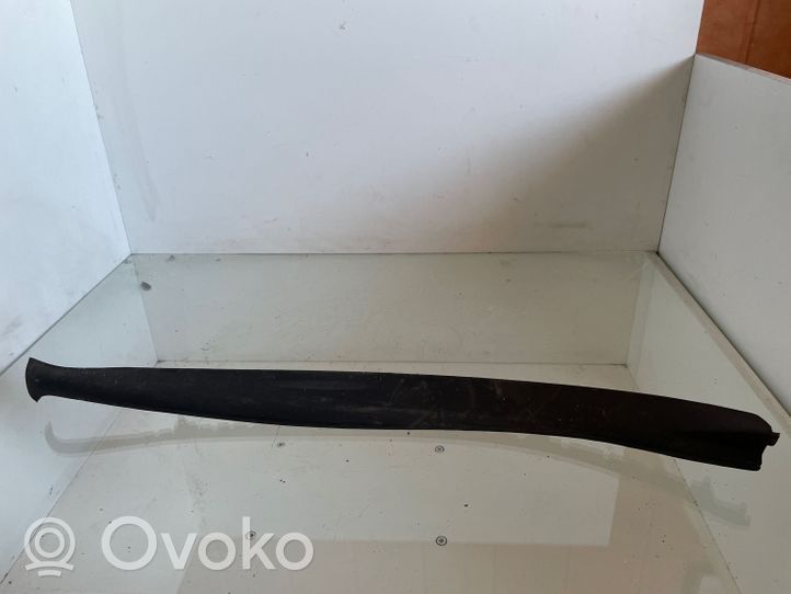 Volkswagen Golf V Etuoven kumitiiviste (kiinni ovessa) 1K4837381D