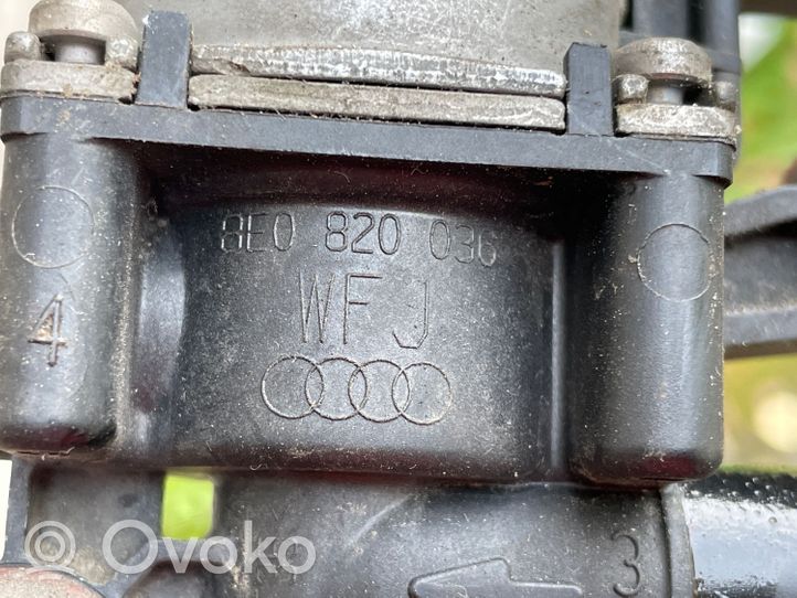 Audi A4 S4 B7 8E 8H Zawór sterujący płynu chłodzącego 8E0820036