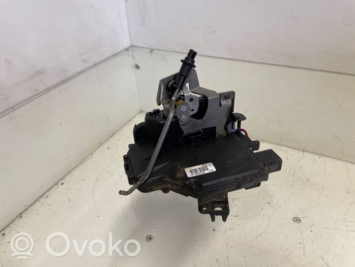 Audi A4 S4 B6 8E 8H Etuoven lukko 8E0839015C