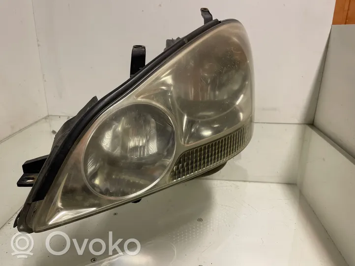 Toyota Avensis Verso Lampa przednia 