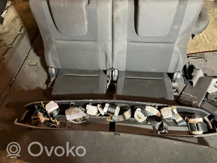Toyota Corolla Verso E121 Kit intérieur 