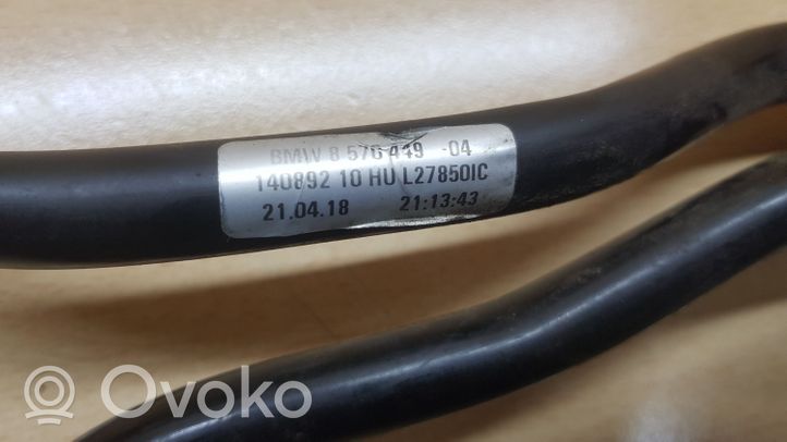 BMW 4 F32 F33 Przewód / Wąż chłodnicy oleju skrzyni biegów 8570449