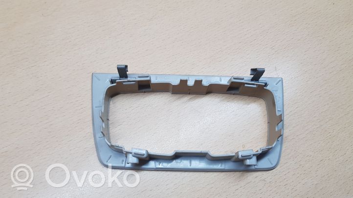 BMW 4 F32 F33 Garniture de console d'éclairage de ciel de toit 9218531