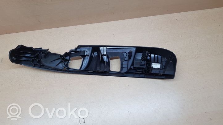 BMW 3 F30 F35 F31 Cornice di rivestimento della regolazione del sedile della portiera anteriore 9227855