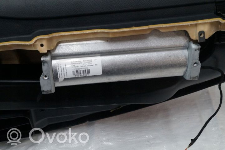 Mercedes-Benz C W203 Oro pagalvių komplektas su panele A2036800187