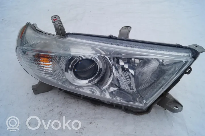 Toyota Highlander XU70 Lampa przednia 