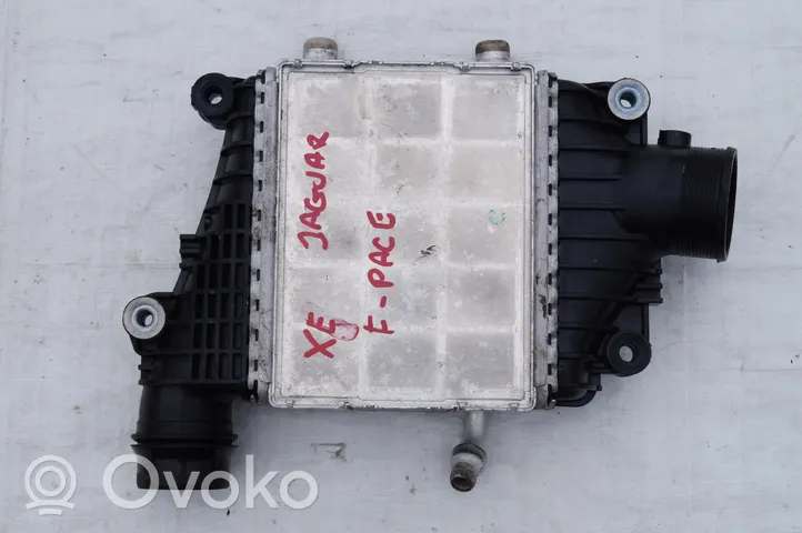 Jaguar XE Chłodnica powietrza doładowującego / Intercooler GX73-6K775-AB