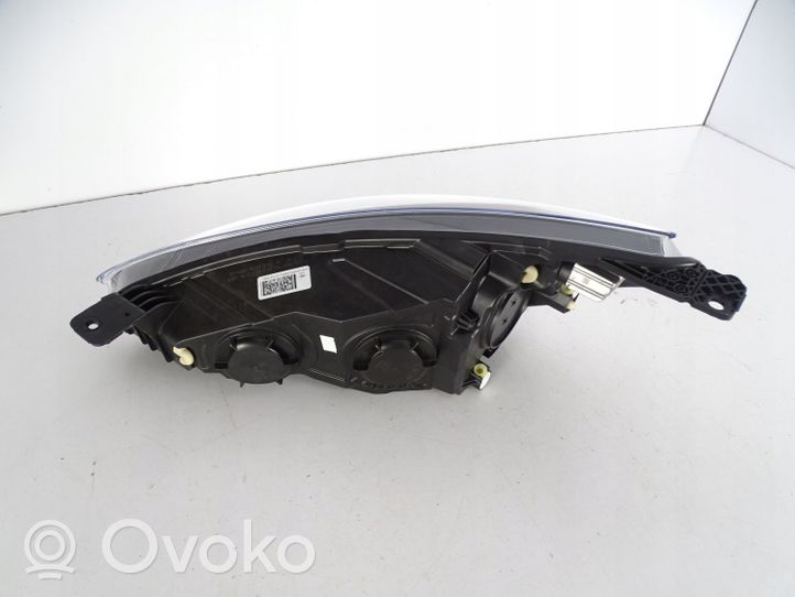 Ford Focus Lampa przednia 