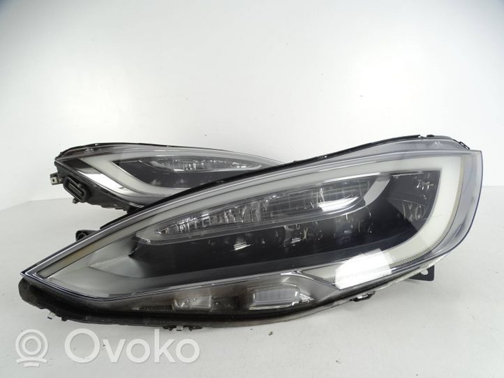 Tesla Model S Lampa przednia 1053574-00-C