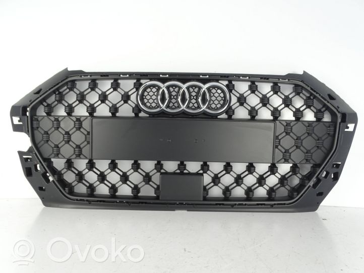 Audi A1 Grille calandre supérieure de pare-chocs avant 82A853653