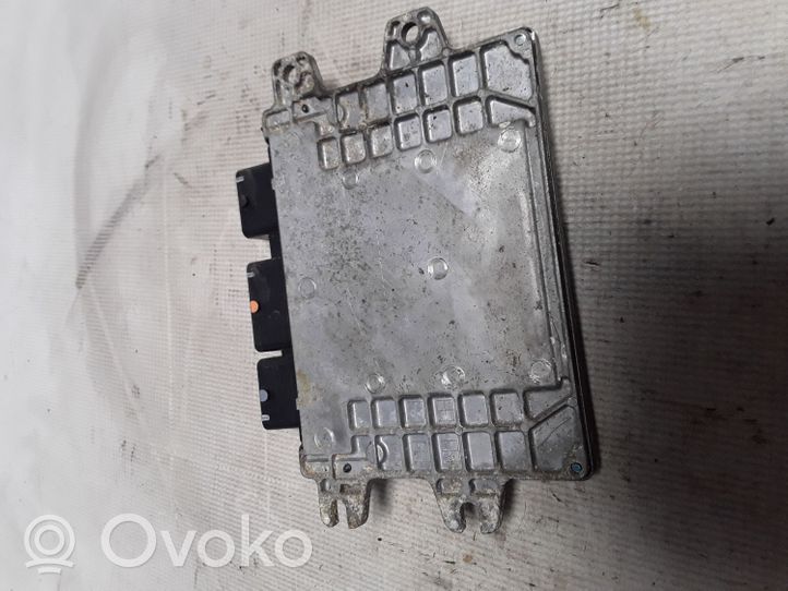 Renault Laguna III Engine control unit/module 8200847021