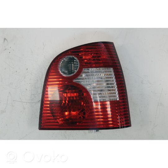 Volkswagen Polo IV 9N3 Lampa tylna 