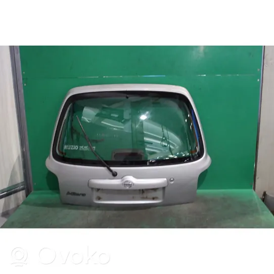 Nissan Micra Takaluukun/tavaratilan kansi 