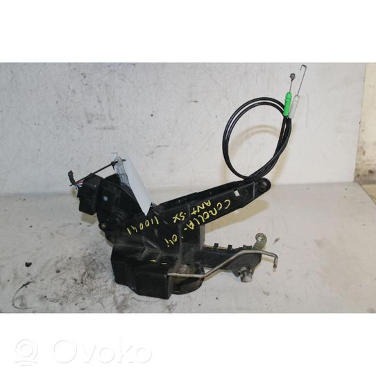 Toyota Corolla Verso E121 Front door lock 