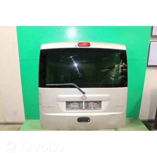 Fiat Doblo Takaluukun/tavaratilan kansi 