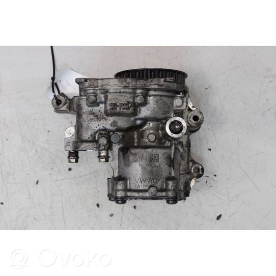 Volkswagen Golf VII Oil pump 