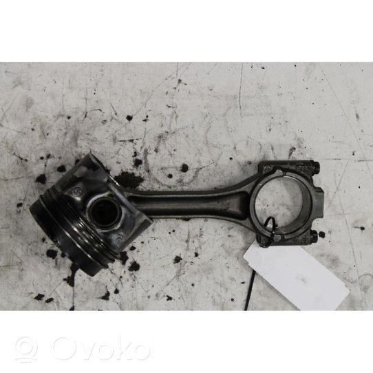 Volkswagen Polo V 6R Piston with connecting rod 