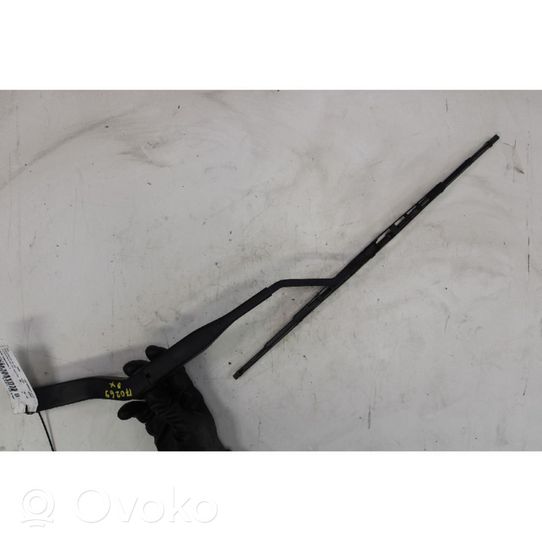 Jeep Cherokee Front wiper blade arm 