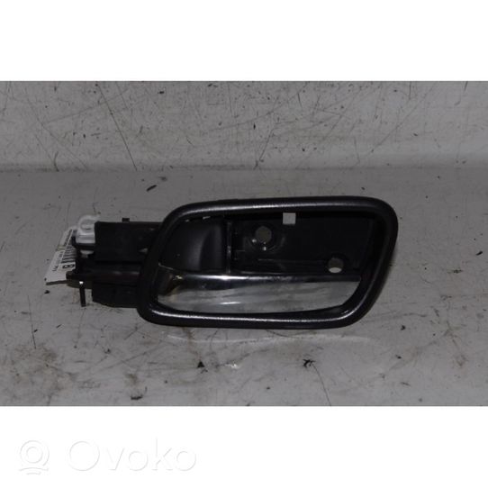 Honda CR-V Front door interior handle 