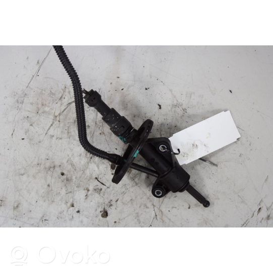 Opel Mokka X Clutch master cylinder 