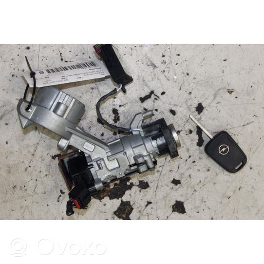 Opel Zafira C Ignition lock 