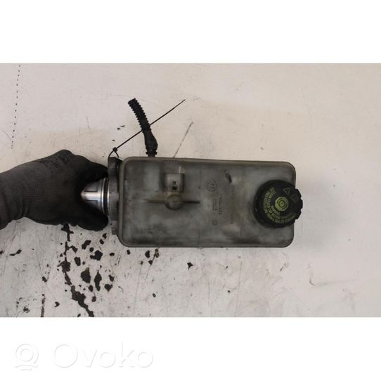 Opel Vivaro Maître-cylindre de frein 