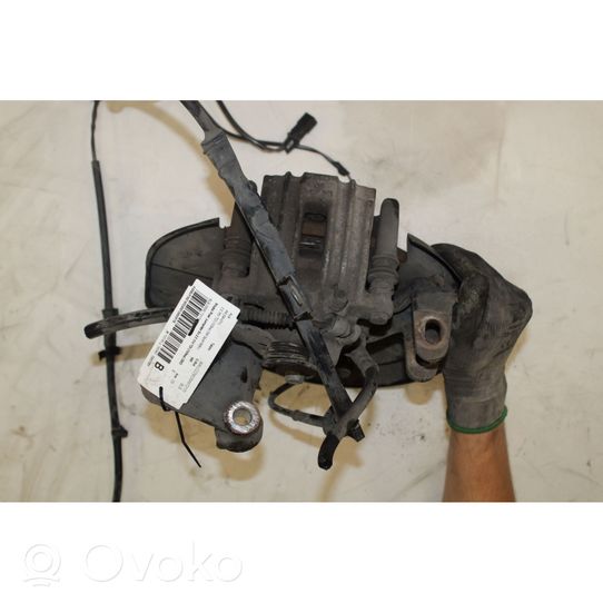 Audi A4 S4 B7 8E 8H Cubo de rueda trasera 