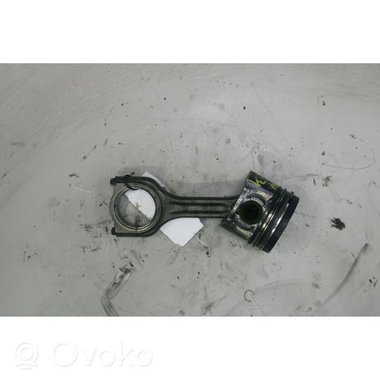 Ford C-MAX II Piston with connecting rod 
