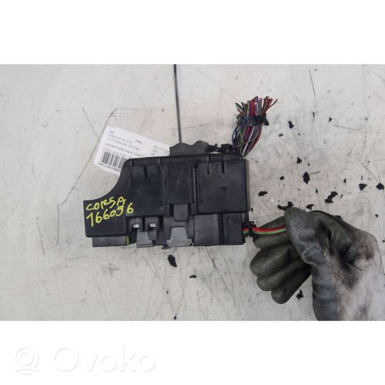 Opel Corsa E Fuse module 