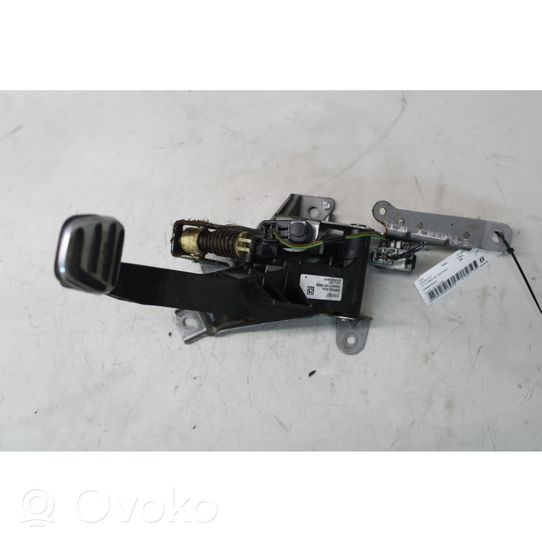 Volvo C30 Pedal de embrague 