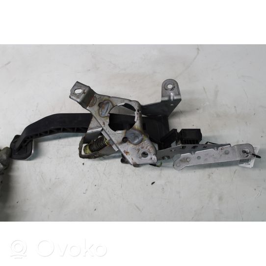 Volvo C30 Pedal de embrague 