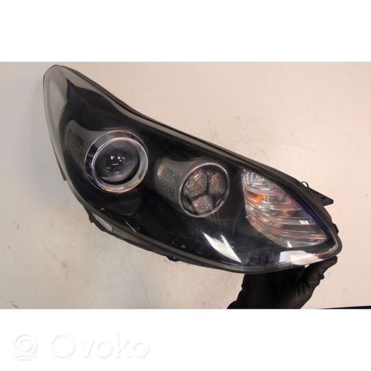 KIA Sportage Lampa przednia 