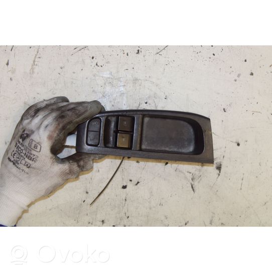 Volkswagen Fox Electric window control switch 