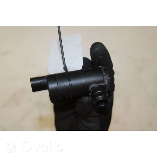 Chevrolet Captiva Windscreen/windshield washer pump 