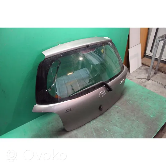 Toyota Yaris Takaluukun/tavaratilan kansi 