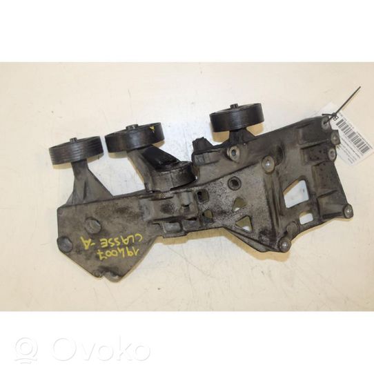 Mercedes-Benz A W169 Soporte del alternador 