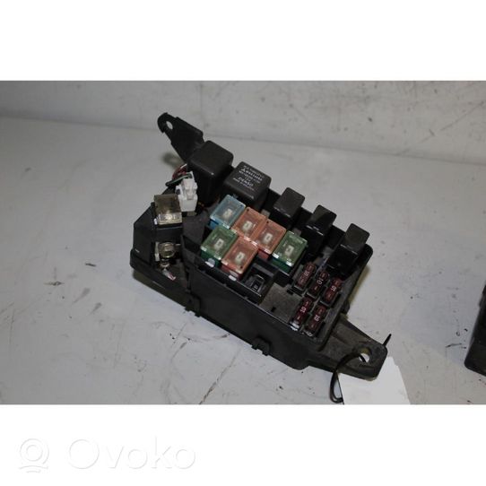 Mitsubishi L200 Module de fusibles 