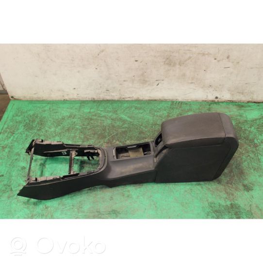 Volkswagen Golf VI Armrest 