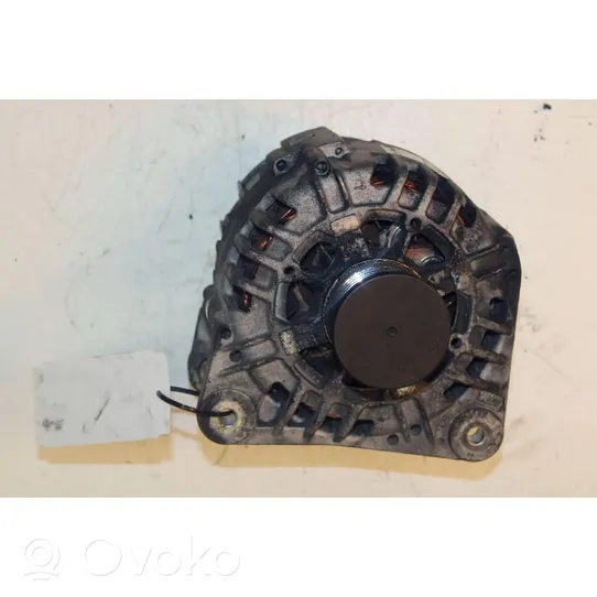 Opel Vivaro Generatore/alternatore 