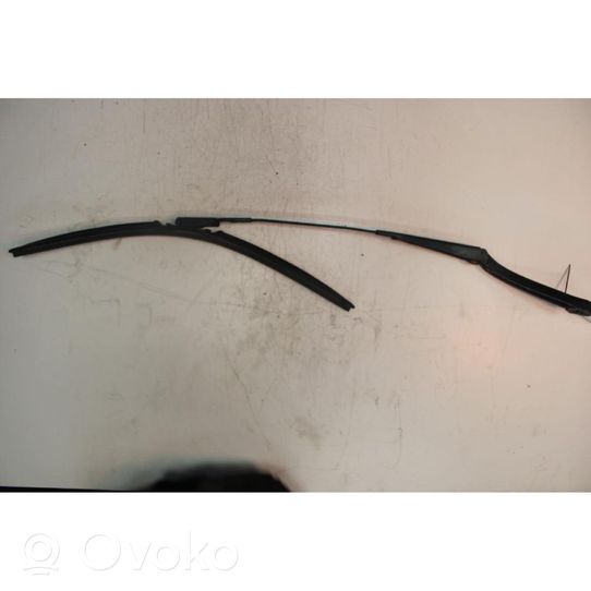 Opel Vivaro Front wiper blade arm 